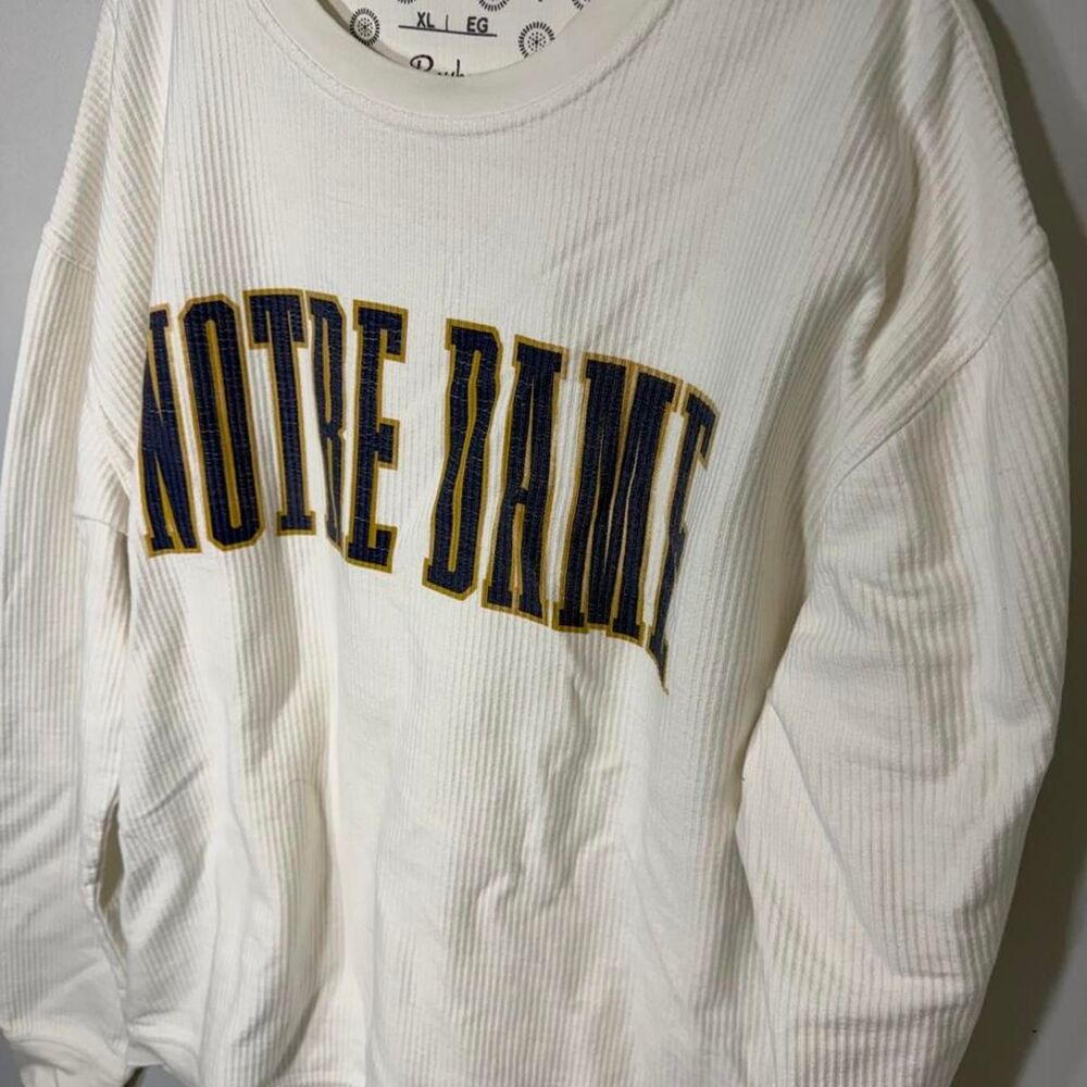 Pressbox Women's White and Cream Sweatshirt - Picture 2 of 4